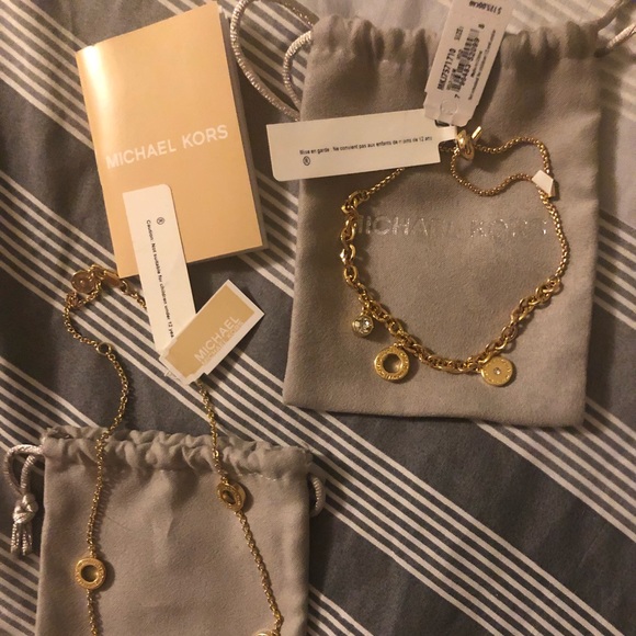 π¨π¦π¨π¦SALE π¨π¦π¨π¦Micheal Kors Bracelet and Necklace Set